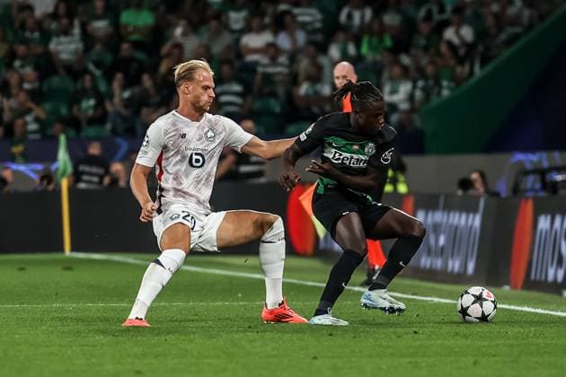 Lisbon, Portugal, September 17th, 2024: Geovany Quenda (57 Sporting CP) and Mitchel Bakker (20 Lille) in action during the UEFA Champions League game between Sporting CP v Lille at Estadio Jose Alvalade, Lisbon, Portugal (João Bravo SPP) FOOTBALL : Sporting Portugal CP vs Lille LOSC - Ligue des Champions UEFA - Lisbonne - 17 09 2024 SPP Panoramic 