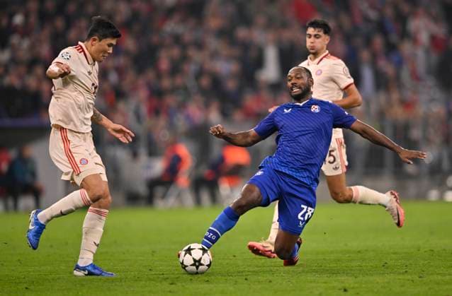 Zweikampf, Aktion Min-jae Kim FC Bayern Muenchen FCB (03) gegen Kevin Theophile-Catherine GNK Dinamo Zagreb (28) Aleksandar Pavlovic FC Bayern Muenchen FCB (45) FC Bayern Muenchen FCB vs GNK Dinamo Zagreb Spieltag 1 17.09.2024 DFL REGULATIONS PROHIBIT ANY USE OF PHOTOGRAPHS AS IMAGE SEQUENCES AND OR QUASI-VIDEO FC Bayern Muenchen FCB vs GNK Dinamo Zagreb