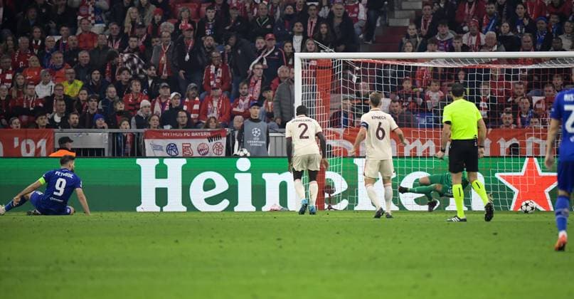 17.09.2024, xemx, Fussball UEFA Champions League, FC Bayern Muenchen - Dinamo Zagreb emspor, v.l. Bruno Petkovic (Dinamo Zagreb) Goal scored, erziehlt das Tor zum 3:1 (DFL DFB REGULATIONS PROHIBIT ANY USE OF PHOTOGRAPHS as IMAGE SEQUENCES and or QUASI-VIDEO) Muenchen