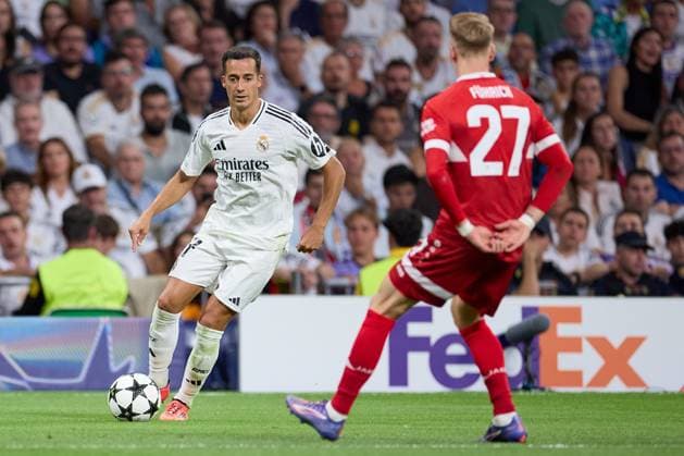 Lucas Vazquez of Real Madrid CF passes the ball during the UEFA Champions League match between Real Madrid v VFB Stuttgart at Santiago Bernabeu on September 17, 2024 in Madrid (Photo by: LGM) FOOTBALL : Real Madrid vs VFB Stuttgart - UEFA Ligue des Champions - 17 09 2024 LGM Panoramic 