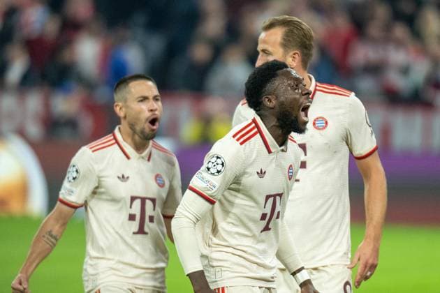 Alphonso Davies (FC Bayern Muenchen, 19) nach Tor zum 4:2 durch Harry Kane (FC Bayern Muenchen, 09), Geste, gestikuliert GER, FC Bayern Muenchen vs. GNK Dinamo Zagreb, Fussball, Champions League, 1. Spieltag, Spielzeit 2024 2025, 17.09.2024, Eibner-Pressefoto Sascha Walther GER, FC Bayern Muenchen vs. GNK Dinamo Zagreb, Fussball, Champions League, 1. Spieltag, Spielzeit 2024 2025, 17.09.2024 Muenchen Copyright: xEibner-Pressefotox EP_EER