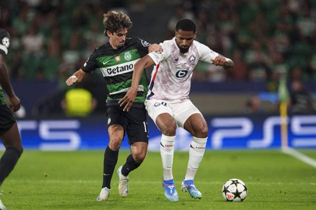 Francisco Trincão of Sporting (L) fights for the ball with Alexsandro Ribeiro of Lille (R) during the UEFA Champions League football match between Sporting CP and Lille at Estádio José Alvalade in Lisbon, Portugal on 17th September. FOOTBALL : Sporting Portugal CP vs Lille LOSC - Ligue des Champions UEFA - Lisbonne - 17 09 2024 SPP Panoramic 