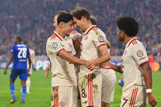 Torjubel Leon GORETZKA (Bayern Muenchen) mit Aleksandar PAVLOVIC (Bayern Muenchen) nach Tor zum 9-2,Jubel,Freude,Begeisterung, Aktion,re:Serge GNABRY (FC Bayern Muenchen). Fussball Champions League , FC Bayern Muenchen - GNK Dinamo Zagreb 9-2 am 17.09.2024, A L L I A N Z A R E N A.