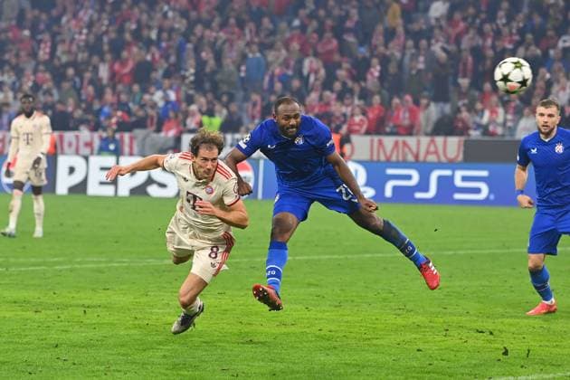 Tor Leon GORETZKA (Bayern Muenchen) zum 9-2, Aktion,Kopfball gegen Kevin Theophile Catherine (ZNG), Fussball Champions League , FC Bayern Muenchen - GNK Dinamo Zagreb 9-2 am 17.09.2024, A L L I A N Z A R E N A.