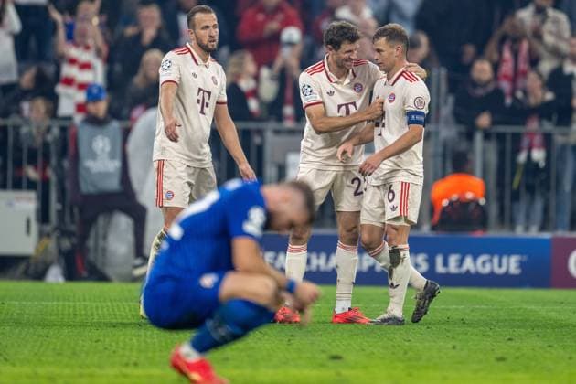 Sport Themen der Woche KW38 Sport Bilder des Tages Uebergluecklich nach dem 9:2, Harry Kane 9 (FC Bayern Muenchen), Thomas Mueller 25 (FC Bayern Muenchen), Joshua Kimmich 6 (FC Bayern Muenchen) und ein enttaeuschter Spieler von GNK Dinamo Zagreb., FC Bayern Muenchen vs. GNK Dinamo Zagreb, Fussball, UEFA Champions League, 1. Spieltag, 17.09.2024 DFB regulations prohibit any use of photographs as image sequences and or quasi-video Muenchen Bayern Deutschland *** Overjoyed after the 9 2, Harry Kane 9 FC Bayern Muenchen , Thomas Mueller 25 FC Bayern Muenchen , Joshua Kimmich 6 FC Bayern Muenchen and a disappointed player of GNK Dinamo Zagreb , FC Bayern Muenchen vs GNK Dinamo Zagreb, Football, UEFA Champions League, 1 Matchday, 17 09 2024 DFB regulations prohibit any use of photographs as image sequences and or quasi video Muenchen Bayern Germany Copyright: xkolbert-press UlrichxGamelx