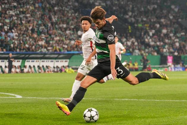 September 17, 2024, Lisbon, Portugal: Tiago Santos of Lille OSC (L) and Daniel Braganca of Sporting CP (R) in action during the UEFA Champions League phase first match between Sporting CP and Lillie OSC at Estadio Jose Alvalade. Final score: Sporting CP 2:0 Lille OSC Lisbon Portugal - ZUMAs197 20240917_aaa_s197_379 Copyright: xBrunoxdexCarvalhox