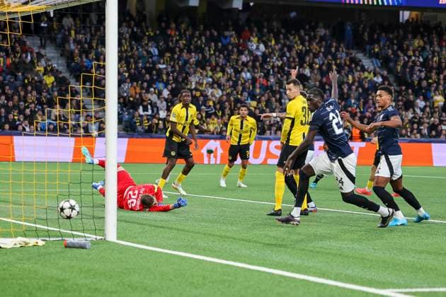 0:1 Tor für Aston Villa durch Youri Tielemans (Aston Villa, 08) , Fussball, UEFA Champions League, 1. Spieltag, 2024 2025, Young Boys Bern vs. Aston Villa, 17.09.2024, Stadion Wankdorf, Bern, Schweiz Bern Stadion Wankdorf Bern Schweiz Copyright: xGrantxHubbsx
