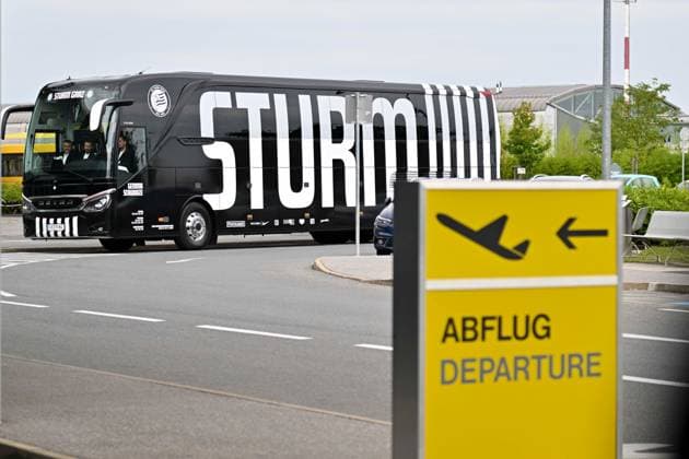 SOCCER - UEFA CL, Brest vs Sturm GRAZ,AUSTRIA,18.SEP.24 - SOCCER - UEFA Champions League, Stade Brestois 29 vs SK Sturm Graz, preview, departure Sturm. Image shows bus arriving.  GEPAxpictures xAvnixRetkoceri
