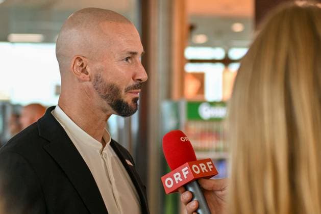 SOCCER - UEFA CL, Brest vs Sturm GRAZ,AUSTRIA,18.SEP.24 - SOCCER - UEFA Champions League, Stade Brestois 29 vs SK Sturm Graz, preview, departure Sturm. Image shows head coach Christian Ilzer (Sturm) during an interview.  GEPAxpictures xAvnixRetkoceri