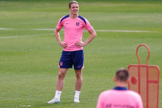 September 18, 2024, Majadahonda, Madrid, SPAIN: Conor Gallagher of Atletico de Madrid smiles during the training day of Atletico de Madrid ahead of the UEFA Champions League, football match against RB Leipzig, at Ciudad Deportiva Wanda Atletico de Madrid on September 18, 2024, in Majadahonda, Madrid, Spain. Majadahonda SPAIN - ZUMAa181 20240918_zaa_a181_067 Copyright: xDennisxAgyemanx