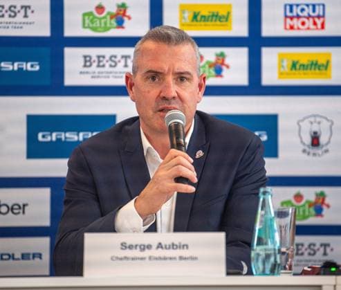 Eishockey, Herren, Saison 2024 2025, Eisbären Berlin, Saisoneröffnungspressekonferenz, im Bild: Trainer Serge Aubin, 18.09. 2024, *** Ice hockey, men, season 2024 2025, Eisbären Berlin, season opening press conference, in the picture coach Serge Aubin, 18 09 2024, Copyright: xSebastianxRäppold MatthiasxKochx