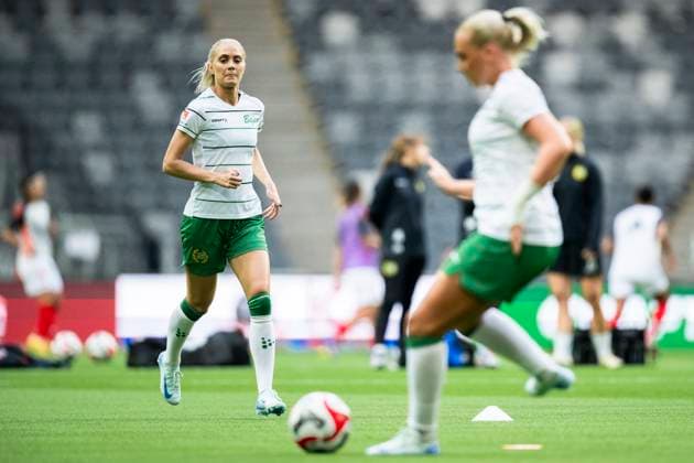 240918 Alice Carlsson of Hammarby during the UEFA Women s Champions League qualifying football match between Hammarby and Benfica on September 18, 2024 in Stockholm. Photo: Simon Hastegard BILDBYRAN kod SH SH0522 fotboll football soccer fotball champions league hammarby benfica dam bbeng Copyright: SIMONxHASTEGARD BB240918SH001