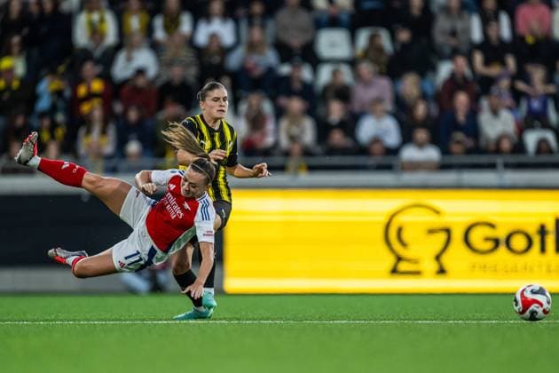 240918 Katie McCabe of Arsenal and Hanna Wijk of Häcken during the UEFA Women s Champions League qualifying match between Häcken and Arsenal on September 18, 2024 in Gothenburg. Photo: Mathias Bergeld BILDBYRAN kod MB MB0965 fotboll, football, soccer, fotball,champions league,häcken,arse Copyright: MATHIASxBERGELD BB240918MB027