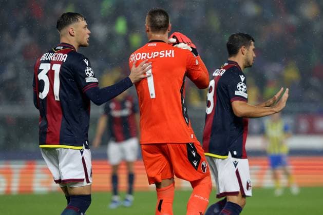Bologna, Italy 18.09.2024 : Lukasz Skorupski of Bologna saves the goal during UEFA Champions League 2024-2025, day 1, football match Bologna FC 1909 - Shakhtar Donetsk at Renato Dall Ara stadium in Bologna on September 2024.  Copyright: xMarcoxIacobucci IPAxSportx xipa-x xx IPA_49798278 IPA_Agency_IPA49798278