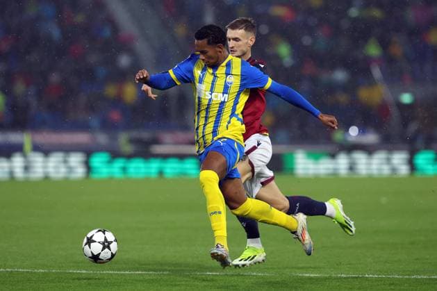 September 18, 2024, Bologna, Milan, Italy: Bologna, Italy 18.09.2024 : Sam Beukema of Bologna, Eguinaldo of Shakhtar Donetsk during UEFA Champions League 2024-2025, day 1, football match Bologna FC 1909 - Shakhtar Donetsk at Renato Dall Ara stadium in Bologna on September 2024. CALCIO - UEFA Champions League - Bologna FC vs FC Shakhtar Donetsk  - ZUMAs349 20240918_zsa_s349_023 Copyright: xMarcoxIacobucci IpaxSportx xIpax
