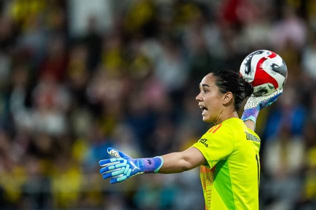 240918 Goalkeeper Manuela Zinsberger of Arsenal during the UEFA Women s Champions League qualifying match between Häcken and Arsenal on September 18, 2024 in Gothenburg. Photo: Mathias Bergeld BILDBYRAN kod MB MB0965 fotboll football soccer fotball champions league häcken arsenal dam bbeng kval kvalifisering qualification women kvinner bbauto Copyright: MATHIASxBERGELD BB240918MB034