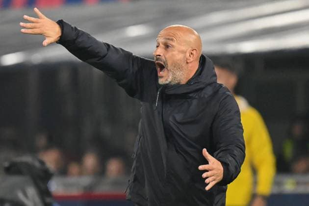 Vincenzo Italiano (Bologna Fc) during the match during Bologna FC vs FC Shakhtar Donetsk, UEFA Champions League football match in Bologna, Italy, September 18 2024  Copyright: xGianlucaxRicci IPAxSportx xipa-ax xx IPA_49799274 IPA_Agency_IPA49799274