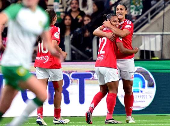 STOCKHOLM, SWEDEN 20240918 Benfica s 7 Cristina Martin-Prieto (right) celebrates with Marie Alidou after she equalized 1-1 during Wednesday s Champions League qualifying football match between Hammarby IF and Benfica at the Tele2 Arena. Stockholm, Sweden 18 September 2024. STOCKHOLM SWEDEN x10030x