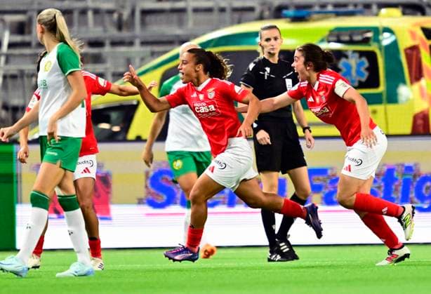 STOCKHOLM, SWEDEN 20240918 Benfica s 8 Andreia Norton celebrates after her goal 1-2 during Wednesday s football match, qualifying for the Chamions League, between Hammarby IF and Benfica at Tele2 Arena. Stockholm, Sweden 18 September 2024. STOCKHOLM SWEDEN x10030x