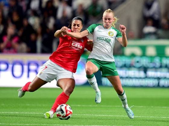 STOCKHOLM, SWEDEN 20240918 Benfica s Cristina Martin-Prieto against Hammarby s Emilie Joramo during Wednesday s football match, qualifying for the Chamions League, between Hammarby IF and Benfica at Tele2 Arena. Stockholm, Sweden 18 September 2024. STOCKHOLM SWEDEN x10030x