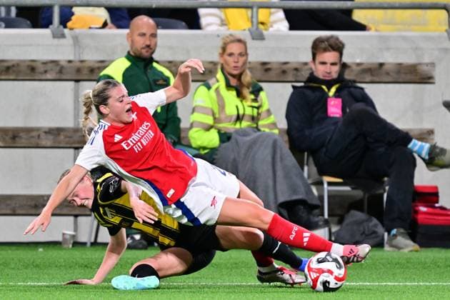 Arsenal s Alessia Russo and Häcken s Emma Östlund battle for the ball during the Uefa Women s Champions League qualifier football match, round 21st leg, between BK Häcken and Arsenal WFC at Bravida Arena, Gothenburg, Sweden September 18, 2024. GÖTEBORG SWEDEN ttexport x9200x