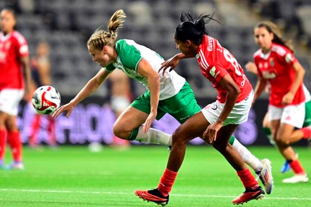STOCKHOLM, SWEDEN 20240918 Hammarby s Cathinka Tandberg against Benfica s Lais Araujo during Wednesday s football match, qualifying for the Champions League, between Hammarby IF and Benfica at Tele2 Arena. Stockholm, Sweden 18 September 2024. STOCKHOLM SWEDEN x10030x