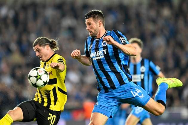 Club Brugge v Borussia Dortmund - UEFA Champions League BRUGGE, BELGIUM - SEPTEMBER 18 : Sabitzer Marcel midfielder of Borussia Dortmund and Mechele Brandon defender of Club Brugge during the UEFA Champions League - League phase matchday 1 match between Club Brugge and Borussia Dortmund at the Jan Breydel stadium on September 18, 2024 in Bruges , Belgium , 18 09 2024 Brugge Belgium  Copyright: xNicoxVereeckenx