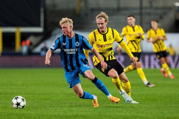 UEFA Champions League: Club Brugge - Borussia Dortmund; 18.09.2024 Zweikampf Joaquin Seys (Club Brugge, 65), Julian Brandt (Borussia Dortmund, 10) UEFA Champions League: Club Brugge - Borussia Dortmund, Brugge, Jan Breydelstadion am 18.09.2024 Copyright: xBEAUTIFULxSPORTS Wunderlx