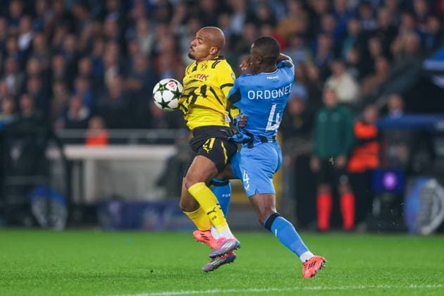 18.09.2024, Fussball, Saison 2024 2025, UEFA Champions League, 1. Spieltag, FC Brügge - Borussia Dortmund, v. l. Donyell Malen (Borussia Dortmund), Joel Ordonez (Club Brugge), Brügge Jan Breydel Stadion Belgien xRHR-FOTO DEx Copyright: DennisxEwert RHR-FOTOx RHR-FOTO DE