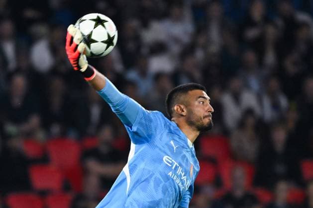 Paulo Gazzaniga ( 13 - Girona ) during the UEFA Champions League match between Paris Saint Germain and Girona FC at Parc Des Princes on September 18, 2024 in Paris, France. ( Photo by federico pestellini panoramic ) - FOOTBALL : PSG vs Girona - Ligue des Champions - 18 09 2024 FedericoPestellini Panoramic 