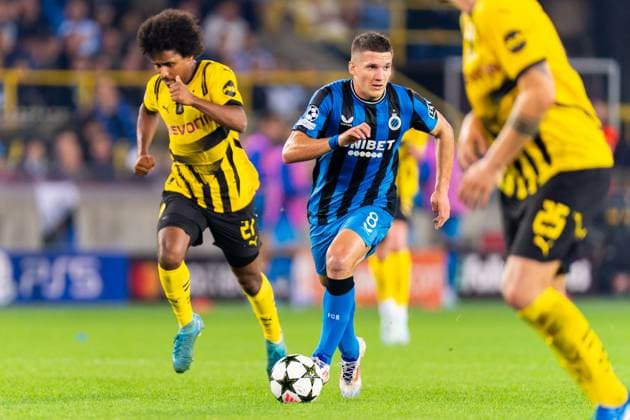 2024-09-18 Club Brugge KV v Borussia Dortmund - UEFA Champions League 2024 25 League Phase MD1 BRUGES, BELGIUM - SEPTEMBER 18: Karim Adeyemi of Borussia Dortmund and Christos Tzolis of Club Brugge KV during the UEFA Champions League 2024 25 League Phase MD1 match between Club Brugge KV and Borussia Dortmund at Jan Breydelstadion on September 18, 2024 in Bruges, Belgium. (Photo by Joris Verwijst BSR Agency) Bruges Belgium Content not available for redistribution in The Netherlands directly or indirectly through any third parties. Copyright: xBSRxAgencyx