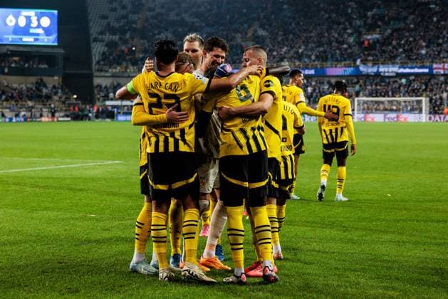 UEFA Champions League: Club Brugge - Borussia Dortmund; 18.09.2024 Jubeltraube der Spieler der Borussia Dortmund nach dem Elfmeter 0:3 durch Serhou Guirassy (Borussia Dortmund, 9) UEFA Champions League: Club Brugge - Borussia Dortmund, Brugge, Jan Breydelstadion am 18.09.2024 Copyright: xBEAUTIFULxSPORTS Wunderlx