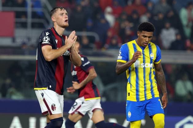 September 18, 2024, Bologna, Milan, Italy: Bologna, Italy 18.09.2024 : Thijs Dallinga of Bologna, Danylo Sikan of Shakhtar Donetsk during UEFA Champions League 2024-2025, day 1, football match Bologna FC 1909 - Shakhtar Donetsk at Renato Dall Ara stadium in Bologna on September 2024. CALCIO - UEFA Champions League - Bologna FC vs FC Shakhtar Donetsk  - ZUMAs349 20240918_zsa_s349_401 Copyright: xMarcoxIacobucci IpaxSportx xIpax
