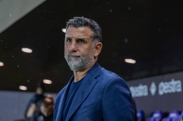 Florence, Italy, September 18th 2024: Sebastian De La Fuente (head coach of ACF Fiorentina) during the UEFA Women s Champions League round 2 match between ACF Fiorentina and VfL Wolfsburg at Viola Park in Florence, Italy. (Sara Esposito SPP) Copyright: xSaraxEspositox xSPPx spp-en-SaEsSp-SaraEsposito_SPP_-01939