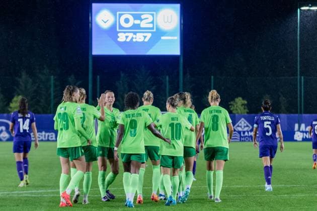 Sport Bilder des Tages Florence, Italy, September 18th 2024: Alexandra Popp (11 Wolfsburg) scores the third goal during the UEFA Women s Champions League round 2 match between ACF Fiorentina and VfL Wolfsburg at Viola Park in Florence, Italy. (Sara Esposito SPP) Copyright: xSaraxEspositox xSPPx spp-en-SaEsSp-SaraEsposito_SPP_-02162