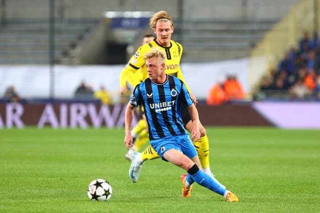 Julian Brandt 10 (Borussia Dortmund) im Zweikampf, Aktion, mit Joaquin Seys 65 (Club Brugge) Club Brugge vs. Borussia Dortmund, UEFA Champions League, Fussball, 1. Spieltag, Saison 2024 2025, 18.09.2024 FOTO: kolbert-press Ant Palmer Jan Breydel Stadion Belgien