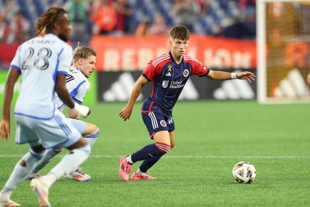 September 18, 2024; Foxborough, MA, USA; New England Revolution forward Esmir Bajraktarevic (47) in action during the MLS, Fussball Herren, USA match between CF Montreal and New England Revolution. CSM Foxborough United States - ZUMAc04_ 20240918_zma_c04_002 Copyright: xAnthonyxNesmithx