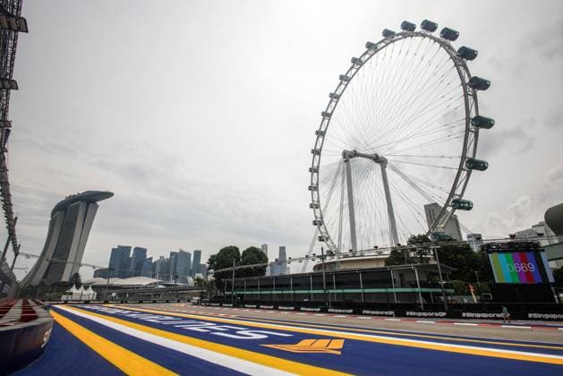 Singapore circuit atmosphere during the Formula 1 Singapore Grand Prix 2024, 18th round of the 2024 Formula One World Championship, WM, Weltmeisterschaft from September 20 to 22, 2024 on the Marina Bay Circuit, in Singapore, Singapore - F1 - SINGAPORE GRAND PRIX 2024 DPPI Panoramic  240919_R18_SINGAPORE_DP_XB5_6533
