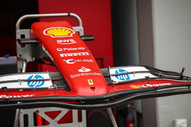 Scuderia Ferrari SF-24, mechanical detail front wing mechanic, mecanicien, mechanics during the Formula 1 Singapore Grand Prix 2024, 18th round of the 2024 Formula One World Championship, WM, Weltmeisterschaft from September 20 to 22, 2024 on the Marina Bay Circuit, in Singapore, Singapore - F1 - SINGAPORE GRAND PRIX 2024 DPPI Panoramic  240919_R18_SINGAPORE_DP_XB3_7343