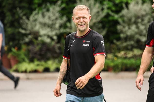 MAGNUSSEN Kevin (den), Haas F1 Team VF-24 Ferrari, portrait during the Formula 1 Singapore Grand Prix 2024, 18th round of the 2024 Formula One World Championship, WM, Weltmeisterschaft from September 20 to 22, 2024 on the Marina Bay Circuit, in Singapore, Singapore - F1 - SINGAPORE GRAND PRIX 2024 DPPI Panoramic  240919_R18_SINGAPORE_DP_XB3_7538