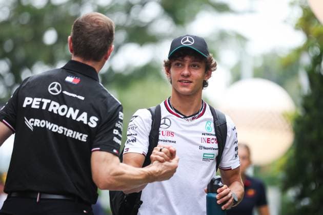 KIMI ANTONELLI Andrea (ita), Junior Driver of Mercedes AMG F1 Team, portrait during the Formula 1 Singapore Grand Prix 2024, 18th round of the 2024 Formula One World Championship, WM, Weltmeisterschaft from September 20 to 22, 2024 on the Marina Bay Circuit, in Singapore, Singapore - F1 - SINGAPORE GRAND PRIX 2024 DPPI Panoramic  240919_R18_SINGAPORE_DP_AV6_1204