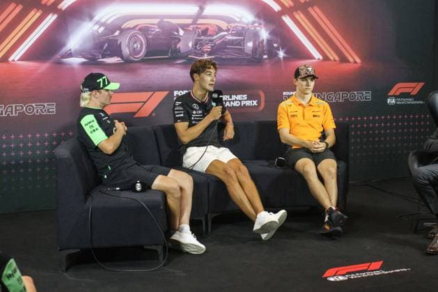 RUSSELL George (gbr), Mercedes AMG F1 Team W15, portrait BOTTAS Valtteri (fin), Stake F1 Team Kick Sauber C44, portrait PIASTRI Oscar (aus), McLaren F1 Team MCL38, portrait press conference, PK, Pressekonferenz during the Formula 1 Singapore Grand Prix 2024, 18th round of the 2024 Formula One World Championship, WM, Weltmeisterschaft from September 20 to 22, 2024 on the Marina Bay Circuit, in Singapore, Singapore - F1 - SINGAPORE GRAND PRIX 2024 DPPI Panoramic 240919_R18_SINGAPORE_DP_XB5_6645_1_1