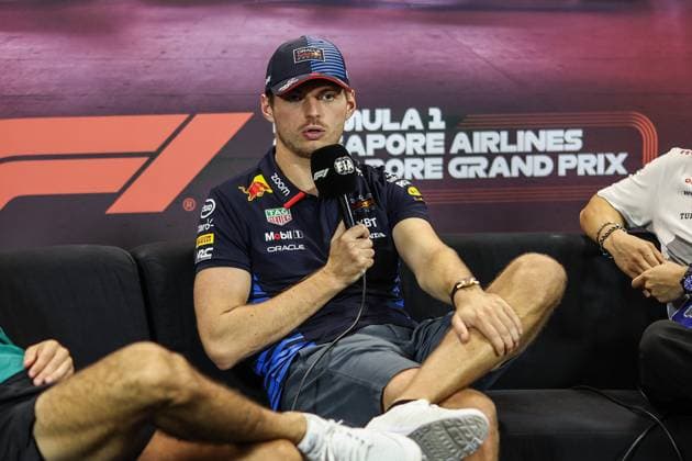 VERSTAPPEN Max (ned), Red Bull Racing RB20, portrait press conference, PK, Pressekonferenz during the Formula 1 Singapore Grand Prix 2024, 18th round of the 2024 Formula One World Championship, WM, Weltmeisterschaft from September 20 to 22, 2024 on the Marina Bay Circuit, in Singapore, Singapore - F1 - SINGAPORE GRAND PRIX 2024 DPPI Panoramic 240919_R18_SINGAPORE_DP_XB3_8532