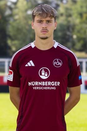 18.09.2024 - 1. FC Nürnberg FCN ( Club ) - 2. Fussball Bundesliga BL - Saison 2024 2025 - Fototermin Porträttermin Vorstellung Präsentation Pressetermin - DaMa - Einzelbild Einzelfoto Portrait Porträt Kopfbild - Nick Seidel (33, 1. FC Nürnberg FCN )