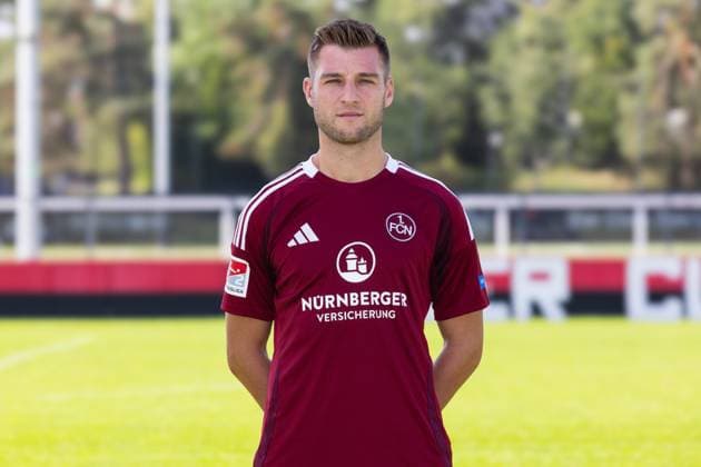 18.09.2024 - 1. FC Nürnberg FCN ( Club ) - 2. Fussball Bundesliga BL - Saison 2024 2025 - Fototermin Porträttermin Vorstellung Präsentation Pressetermin - DaMa - Einzelbild Einzelfoto Portrait Porträt Kopfbild - Robin Knoche (31, 1. FC Nürnberg FCN )