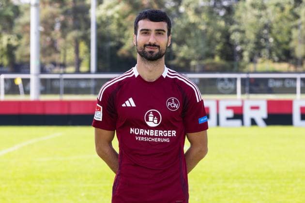 18.09.2024 - 1. FC Nürnberg FCN ( Club ) - 2. Fussball Bundesliga BL - Saison 2024 2025 - Fototermin Porträttermin Vorstellung Präsentation Pressetermin - DaMa - Einzelbild Einzelfoto Portrait Porträt Kopfbild - Mahir Emreli (30, 1. FC Nürnberg FCN )