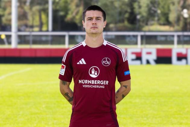 18.09.2024 - 1. FC Nürnberg FCN ( Club ) - 2. Fussball Bundesliga BL - Saison 2024 2025 - Fototermin Porträttermin Vorstellung Präsentation Pressetermin - DaMa - Einzelbild Einzelfoto Portrait Porträt Kopfbild - Oliver Villadsen (2, 1. FC Nürnberg FCN )