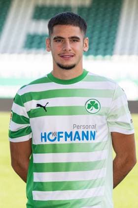 19.09.2024 - SpVgg Greuther Fürth ( Kleeblatt Spielvereinigung ) - 2. Fussball Bundesliga BL - Saison 2024 2025 - Fototermin Porträttermin Vorstellung Präsentation Pressetermin - - Einzelbild Einzelfoto Portrait Porträt Kopfbild - Nemanja Motika (22, SpVgg Greuther Fürth )