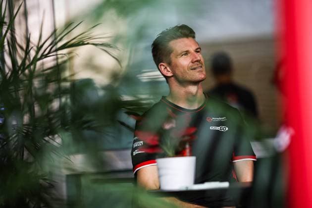 HULKENBERG Nico (ger), Haas F1 Team VF-24 Ferrari, portrait during the Formula 1 Singapore Grand Prix 2024, 18th round of the 2024 Formula One World Championship, WM, Weltmeisterschaft from September 20 to 22, 2024 on the Marina Bay Circuit, in Singapore, Singapore - F1 - SINGAPORE GRAND PRIX 2024 DPPI Panoramic  240919_R18_SINGAPORE_DP_XB3_8086