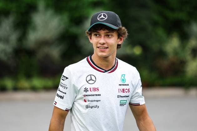 KIMI ANTONELLI Andrea (ita), Junior Driver of Mercedes AMG F1 Team, portrait during the Formula 1 Singapore Grand Prix 2024, 18th round of the 2024 Formula One World Championship, WM, Weltmeisterschaft from September 20 to 22, 2024 on the Marina Bay Circuit, in Singapore, Singapore - F1 - SINGAPORE GRAND PRIX 2024 DPPI Panoramic  240919_R18_SINGAPORE_DP_XB3_8213